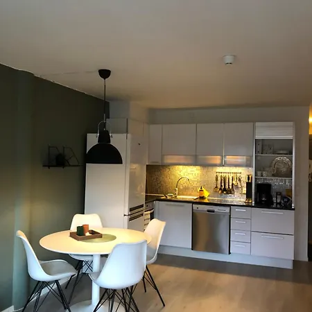 Апартаменты Flott Midt I Sentrum Med 5 Voksne Sengeplasser *