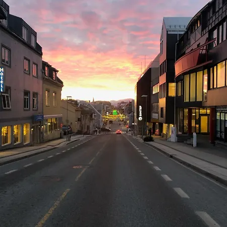 Flott Midt I Sentrum Med 5 Voksne Sengeplasser Апартаменты