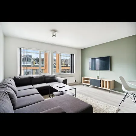 Flott Midt I Sentrum Med 5 Voksne Sengeplasser * Тромсё