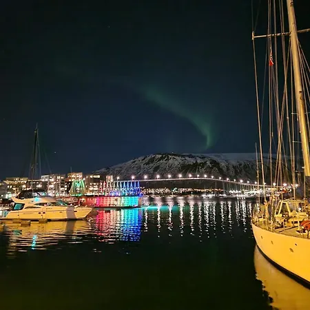 Flott Midt I Sentrum Med 5 Voksne Sengeplasser Apartamento Tromsø