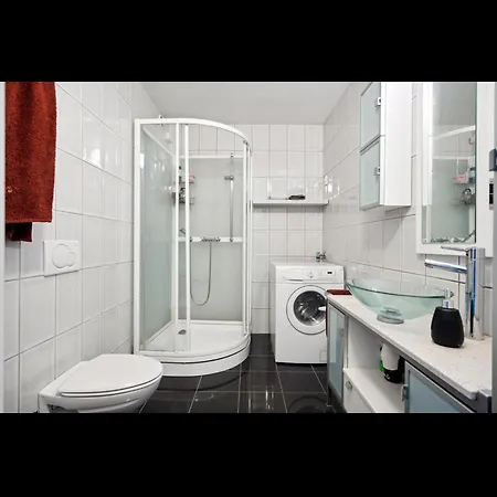 Flott Midt I Sentrum Med 5 Voksne Sengeplasser Tromsø