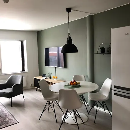 Flott Midt I Sentrum Med 5 Voksne Sengeplasser Apartament *